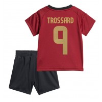 Maglia Calcio Belgio Leandro Trossard #9 Prima Divisa Bambino Europei 2024 Manica Corta (+ pantaloncini)